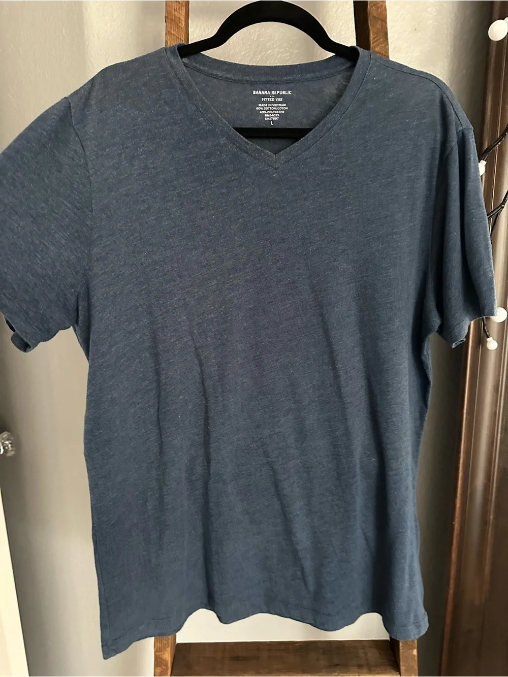 Banana Republic Men’s Heather Navy V-Neck Tee